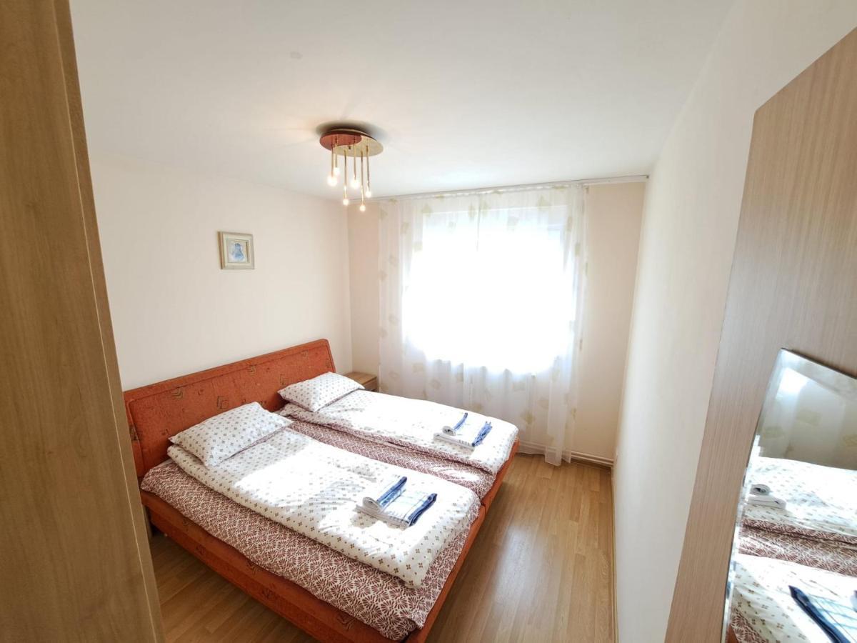 شقة أراد  في Bine Ati Venit La Maria Str Ion Alexandru Nr 1 Bl 14 Ap 1 المظهر الخارجي الصورة